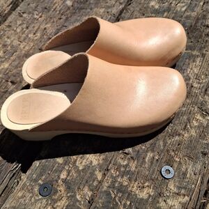 Bryr Natural Leather worker Clogs